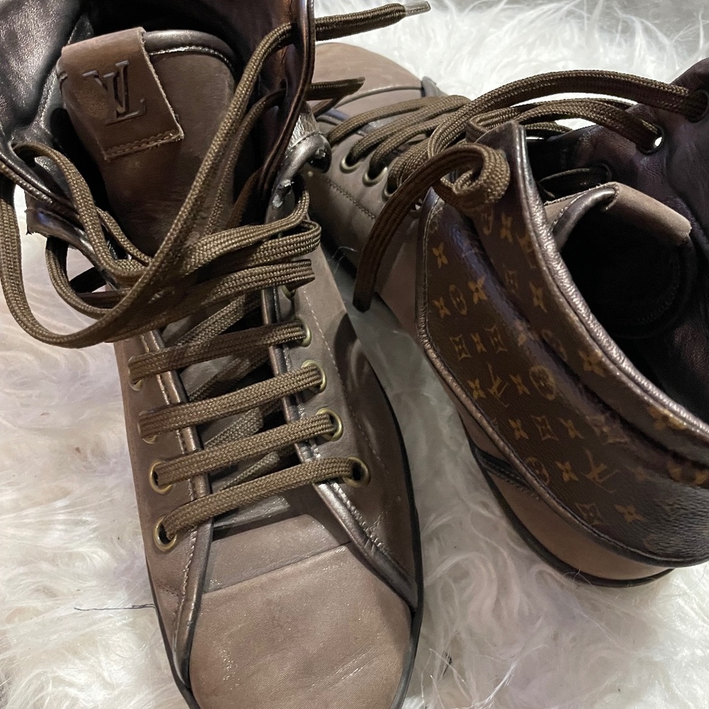 Louis Vuitton monogrammed brown leather boots size 40